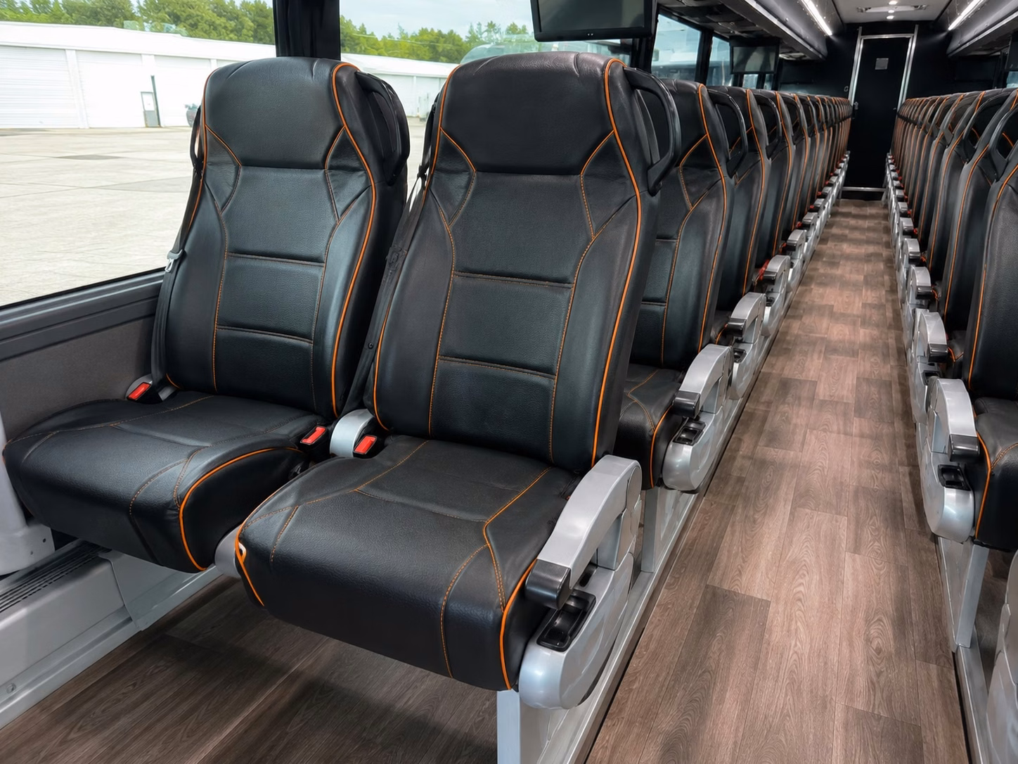 college sports bus rentals for holy cross wpi and clark university athletics in worcester
