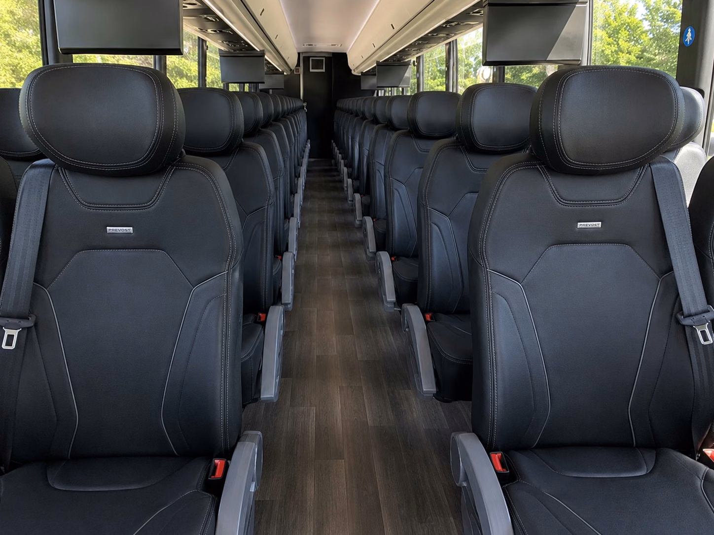 shuttle bus rentals for outdoor and garden wedding venues near worcester